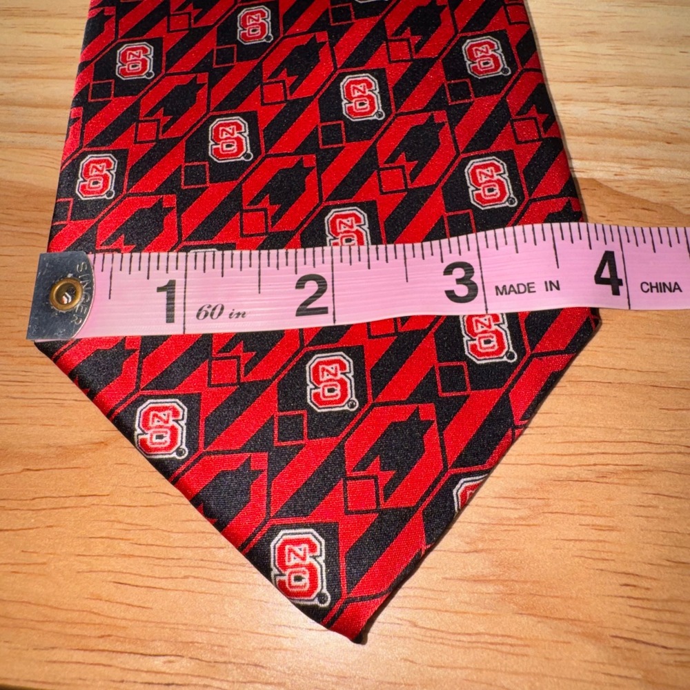 NC State Wolfpack Men Red Black Silk Nexus Geometric Necktie Eagles Wings - Picture 7 of 8